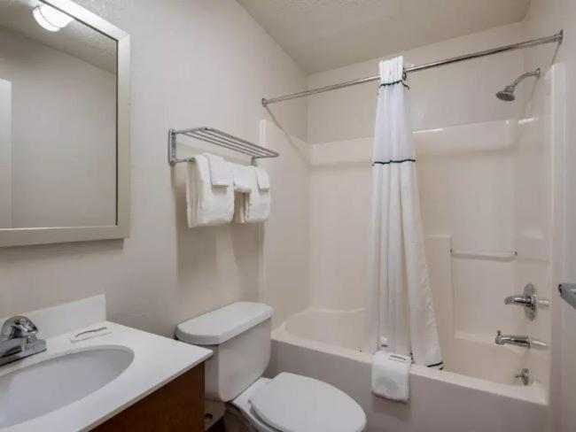Birch Hill Suites Kansas City - Independence Eksteriør bilde